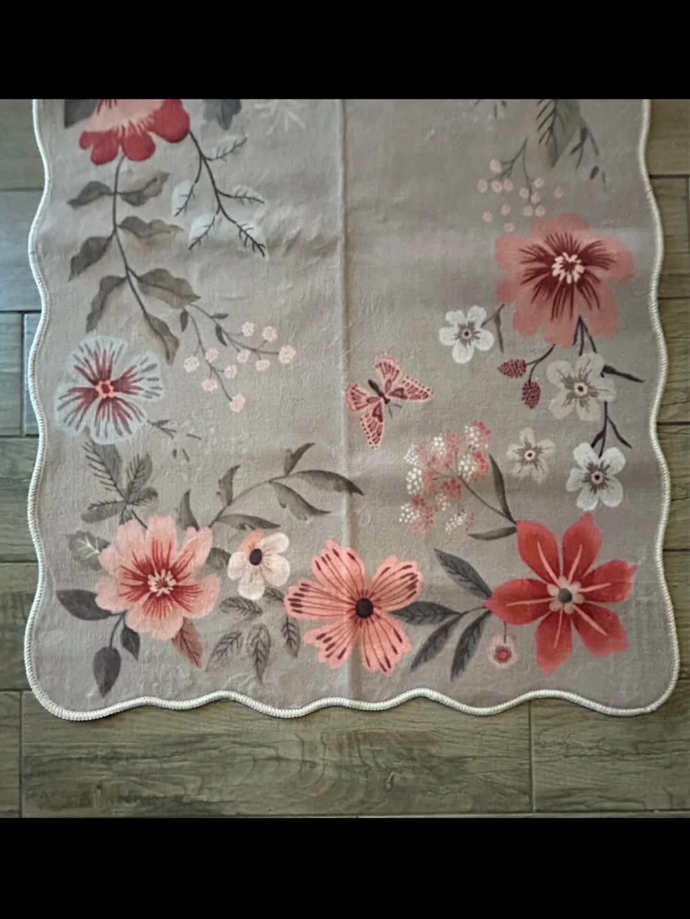 NWOT..Floral Rug Runner with Non Slip Rubber Backing Size 2'6